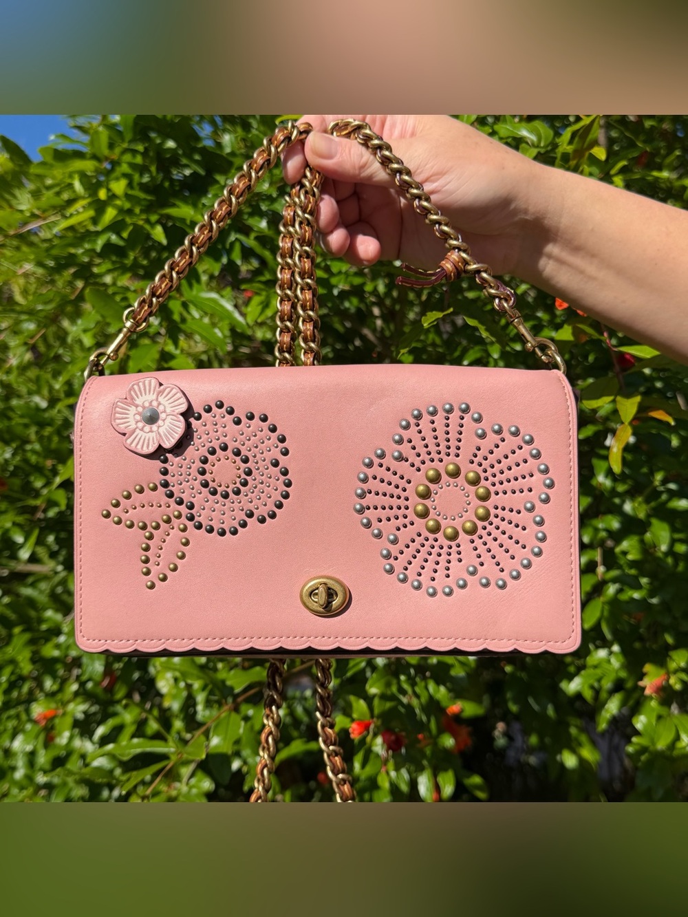 Coach Dinky With Tea Rose Rivets 26892